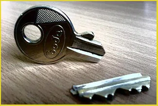 Clearwater Expert Locksmith Clearwater, FL 813-703-6123 - 14-66-broken-key